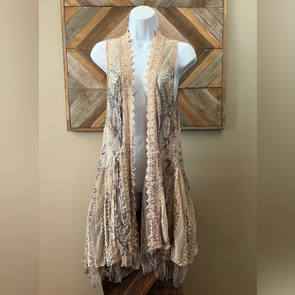 ORIGAMI-Open front lace duster vest. Looks great w/dress/jeans/skirts/leggings!